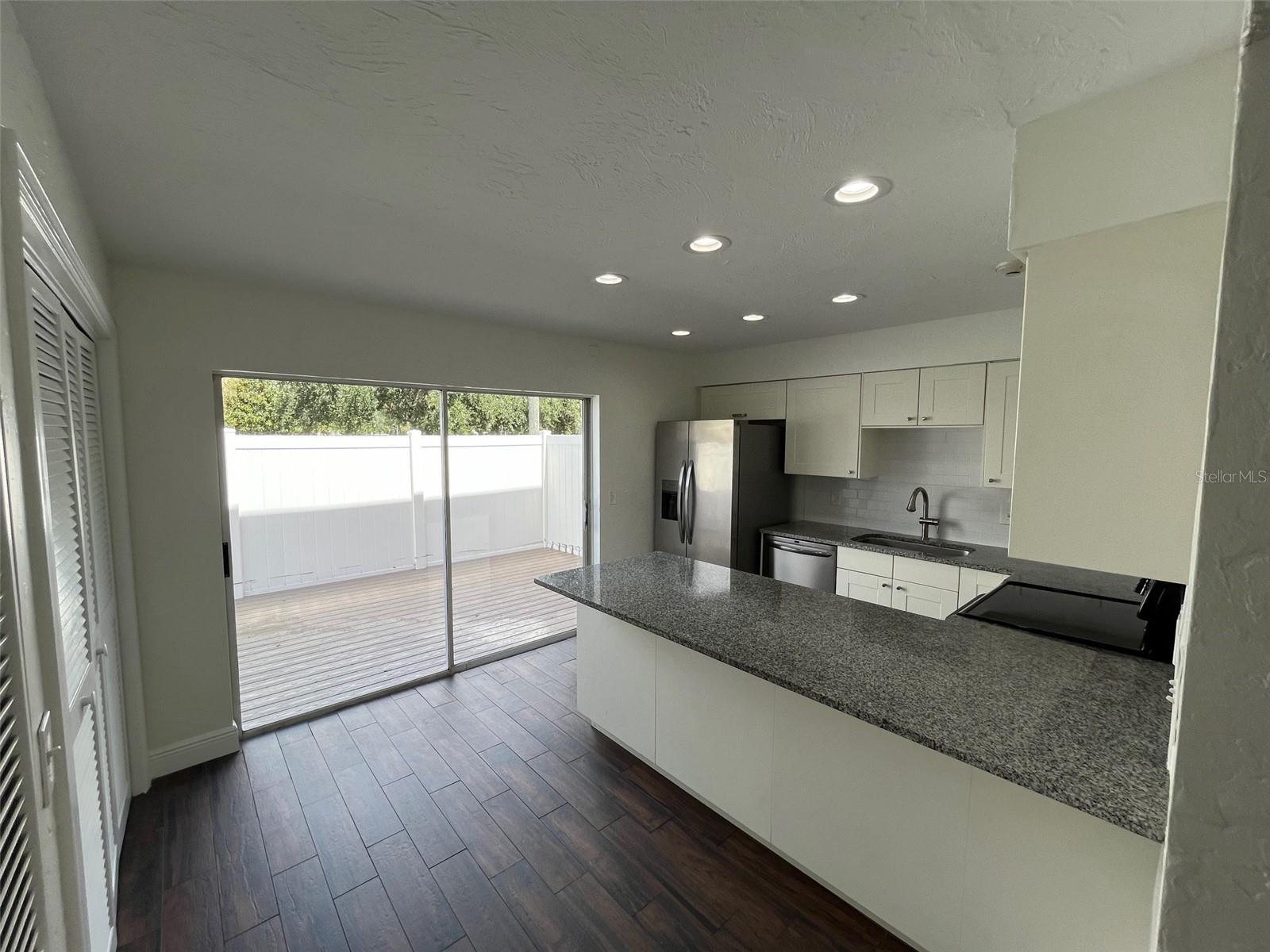 Image 5 of 17 For 301 Bungalow Park Avenue B