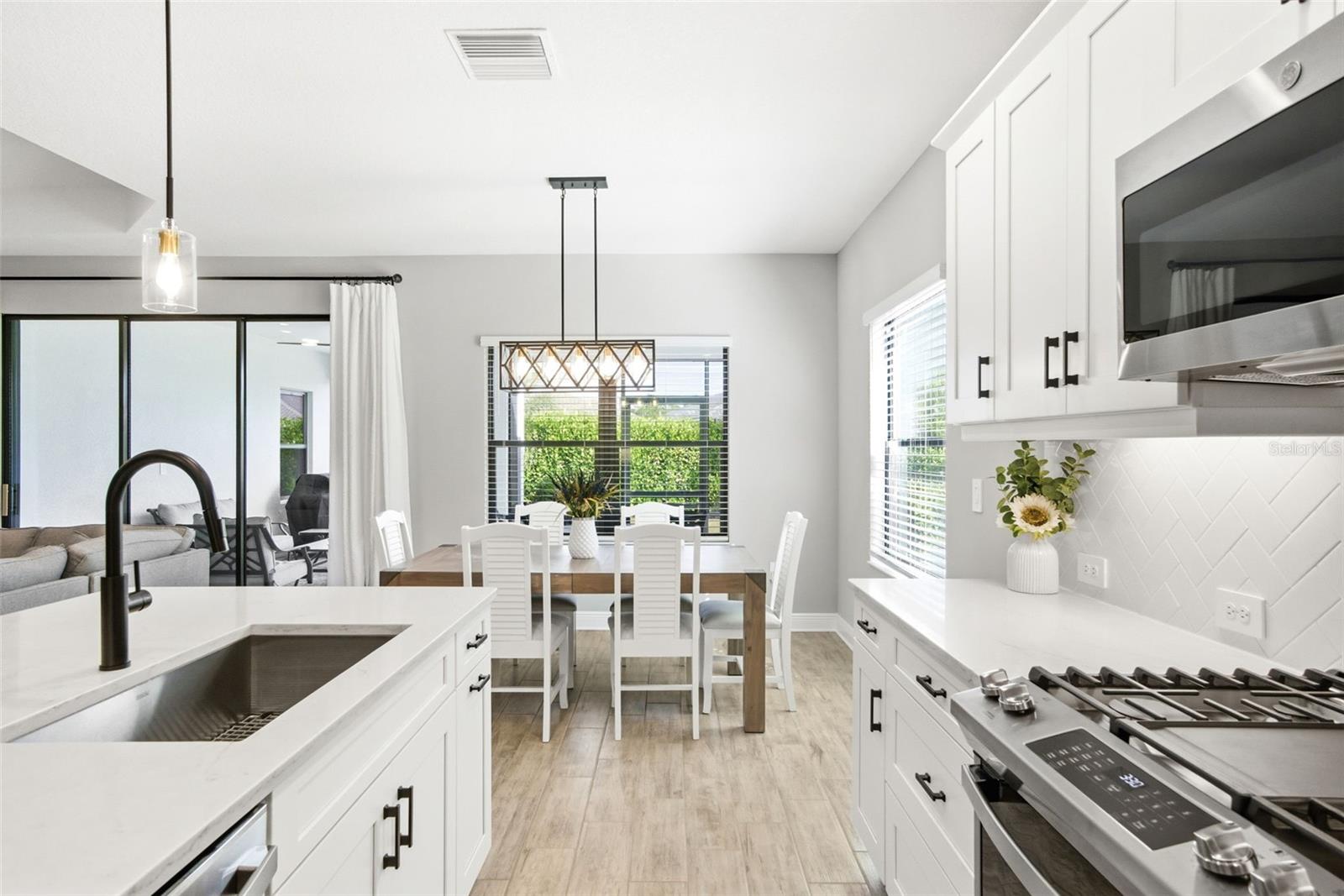 Image 7 of 82 For 2720 Butterfly Jasmine Trail