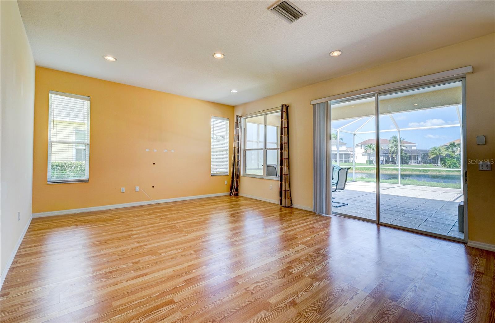 Image 10 of 34 For 5621 52nd Avenue W