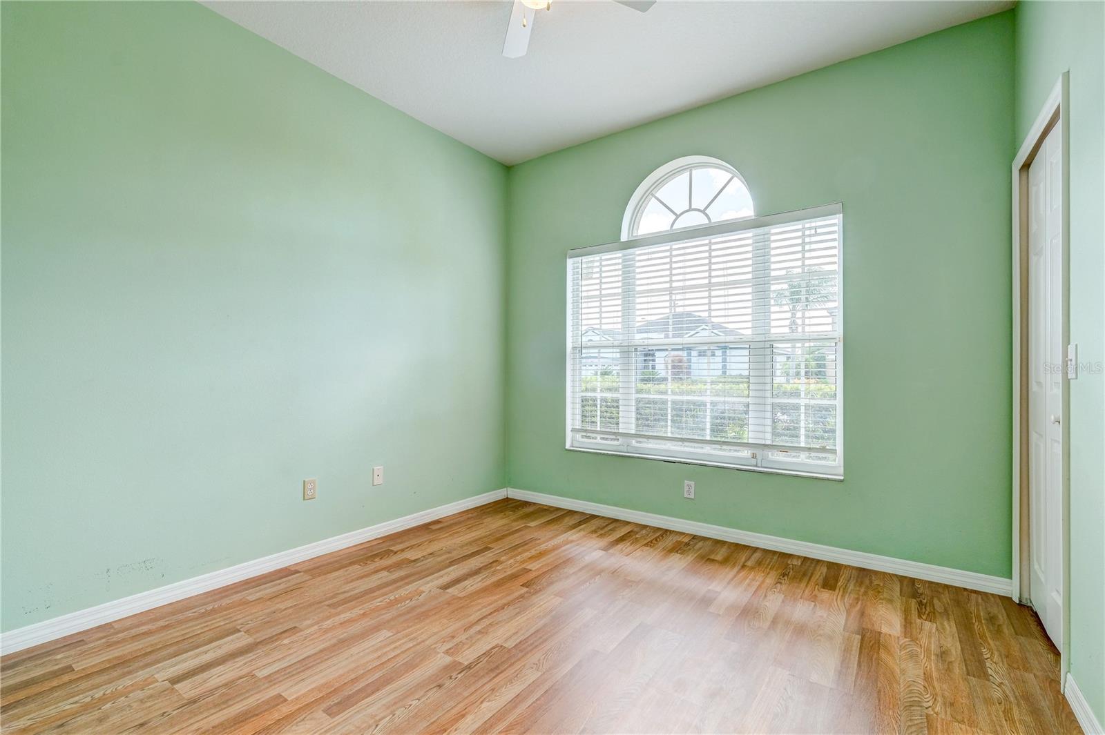 Image 19 of 34 For 5621 52nd Avenue W