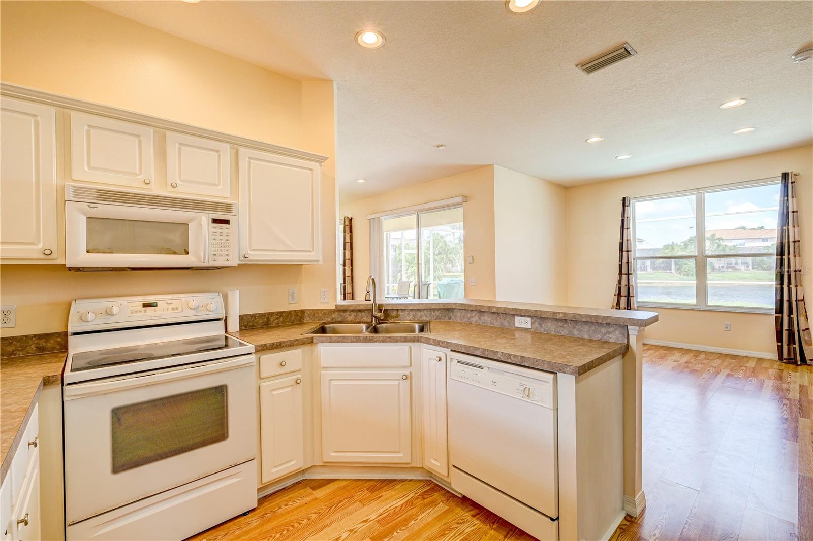 Image 6 of 34 For 5621 52nd Avenue W