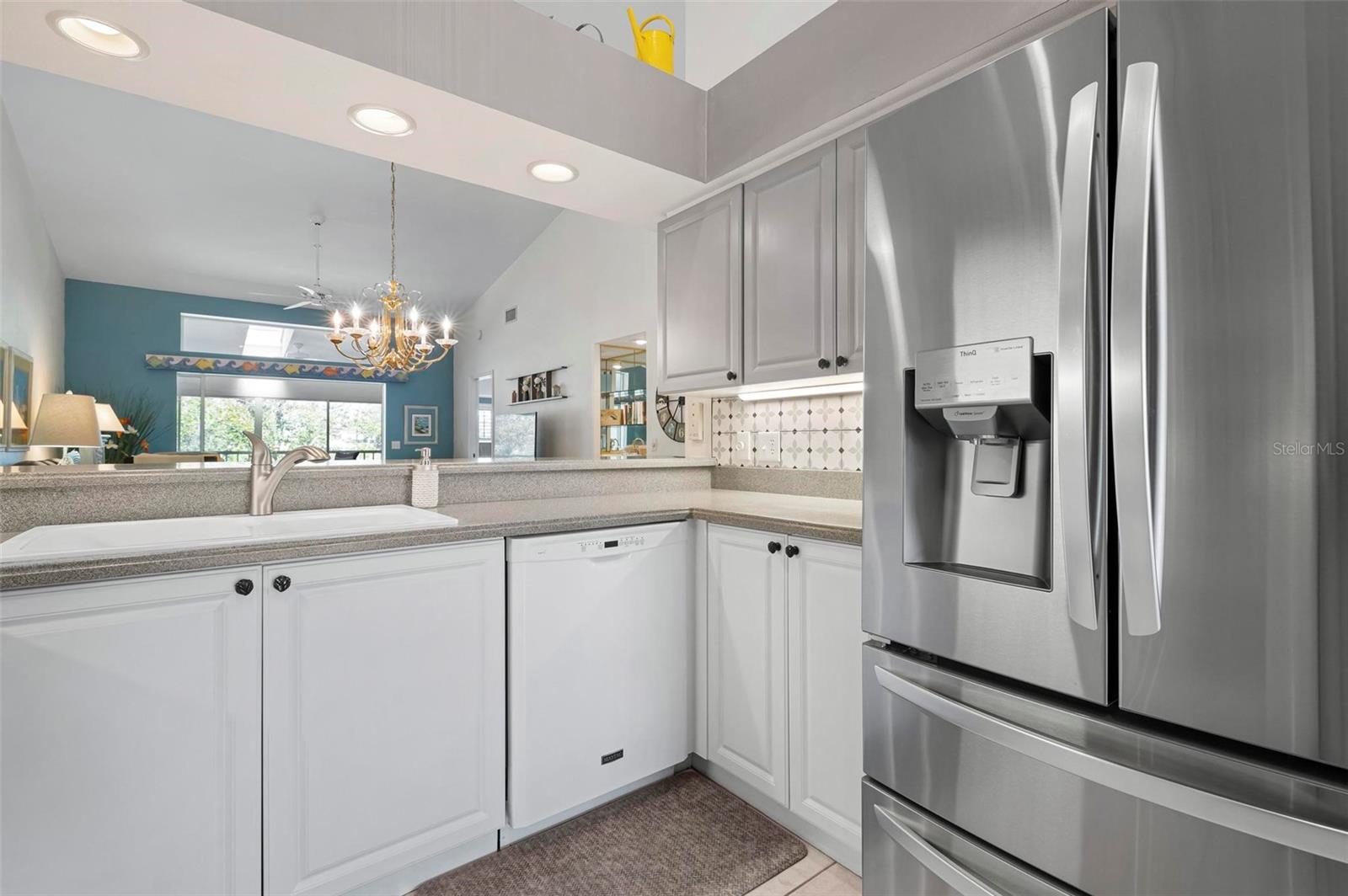 Image 15 of 48 For 6609 Stone River Road 206