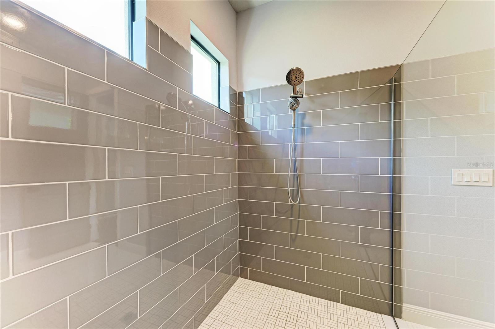 Image 11 of 39 For 17424 Cresswind Terrace