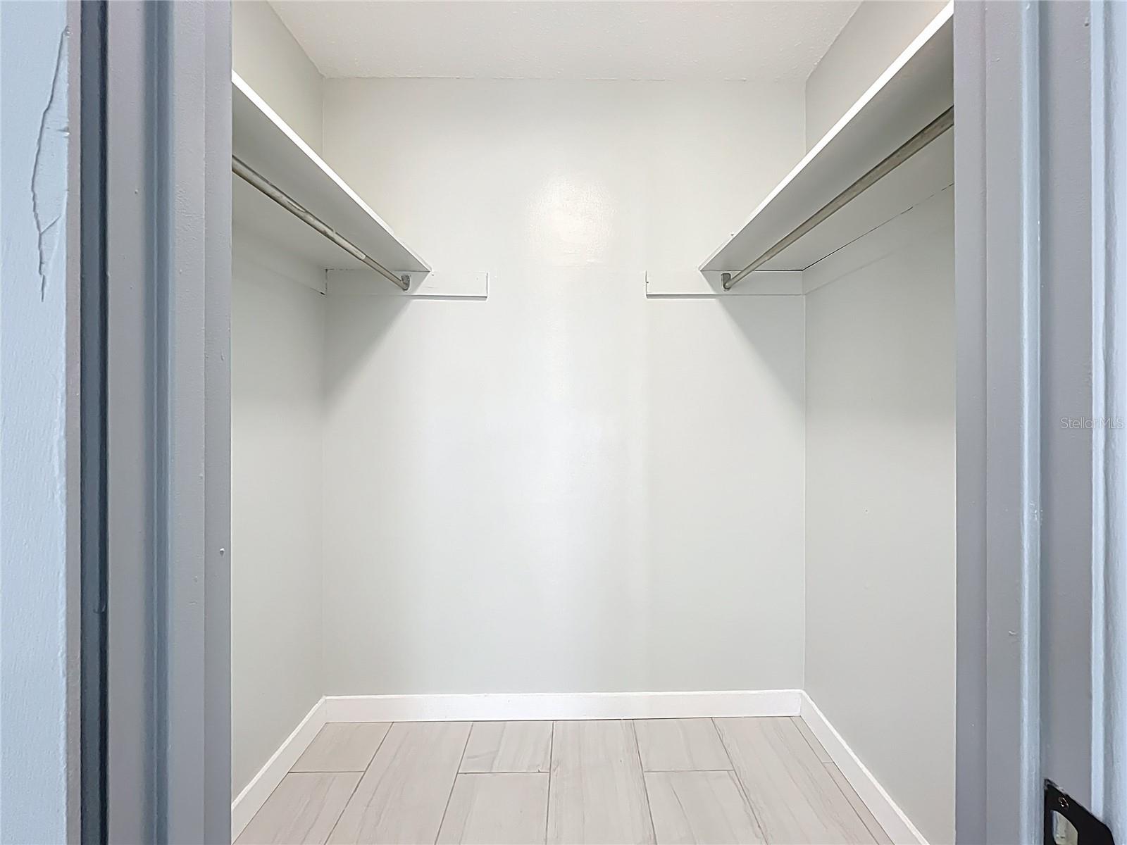 Image 20 of 33 For 3303 Cambridge Drive W