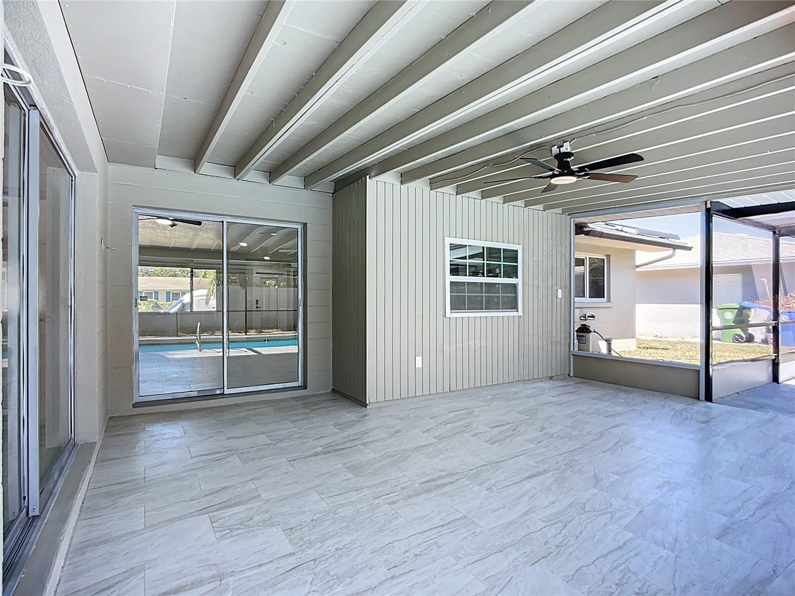 Image 25 of 33 For 3303 Cambridge Drive W