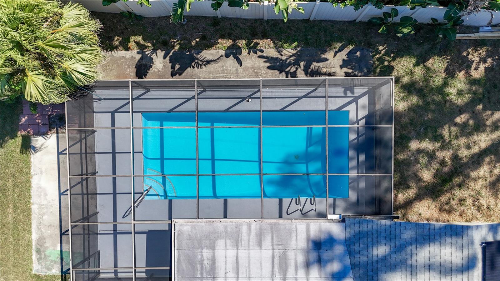 Image 30 of 33 For 3303 Cambridge Drive W