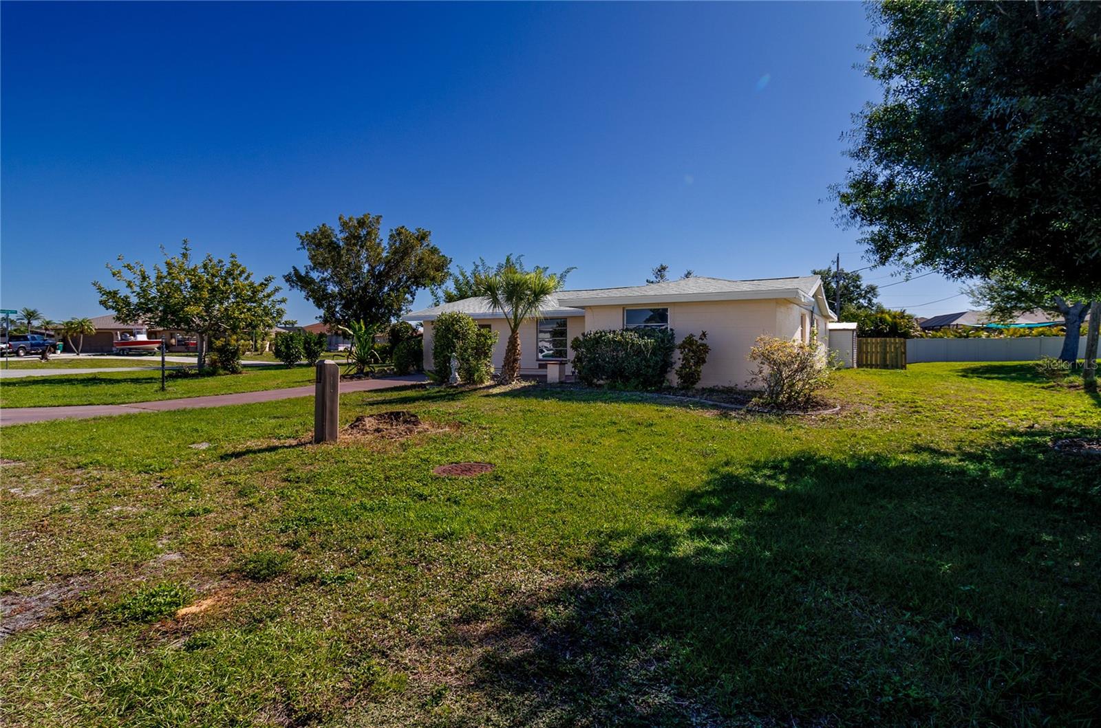 Image 14 of 16 For 269 Tarpon Boulevard Nw
