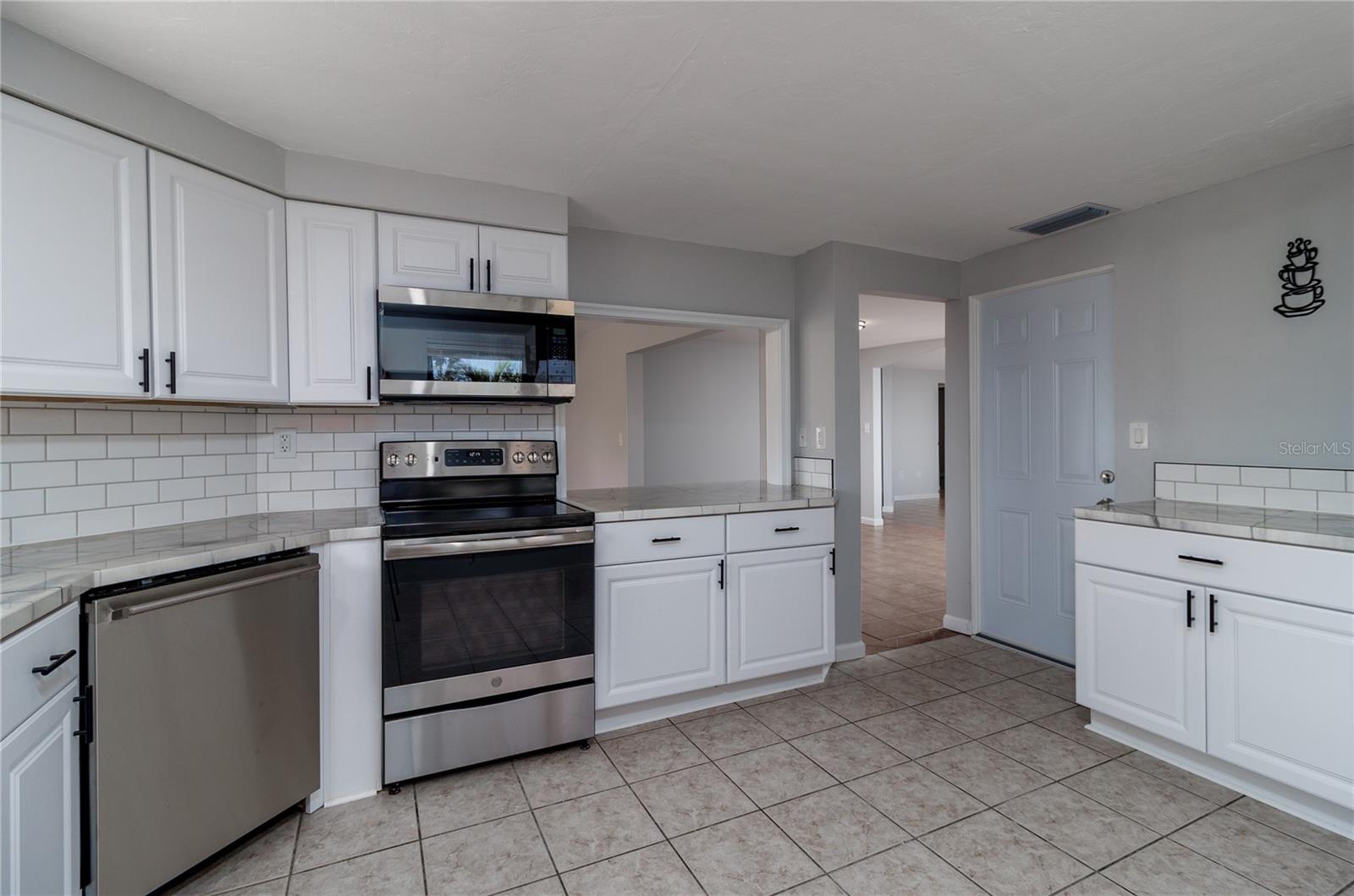 Image 6 of 16 For 269 Tarpon Boulevard Nw