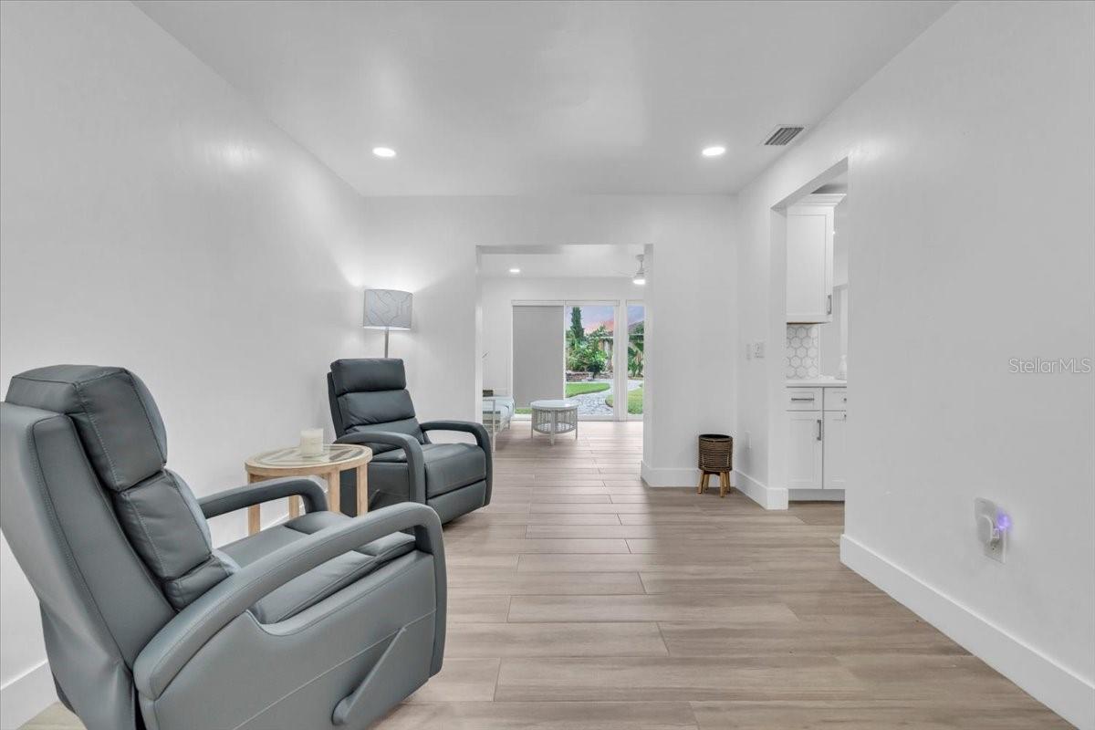 Image 16 of 42 For 8419 Sylvan Woods Drive