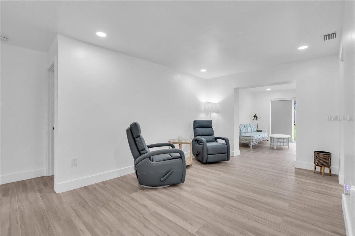 Image 17 of 42 For 8419 Sylvan Woods Drive