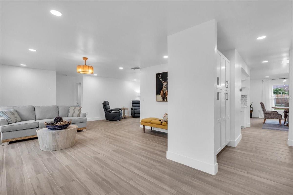 Image 5 of 42 For 8419 Sylvan Woods Drive