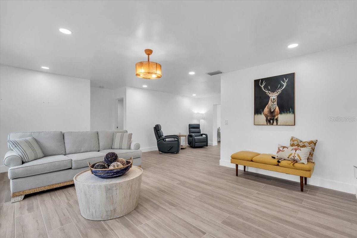 Image 6 of 42 For 8419 Sylvan Woods Drive