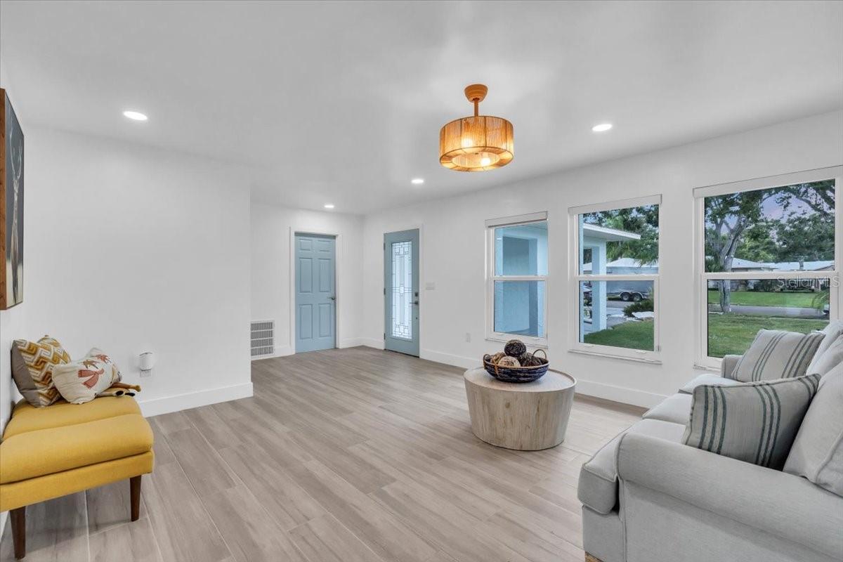 Image 7 of 42 For 8419 Sylvan Woods Drive