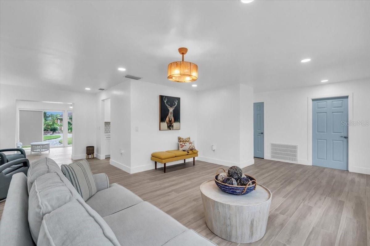 Image 8 of 42 For 8419 Sylvan Woods Drive