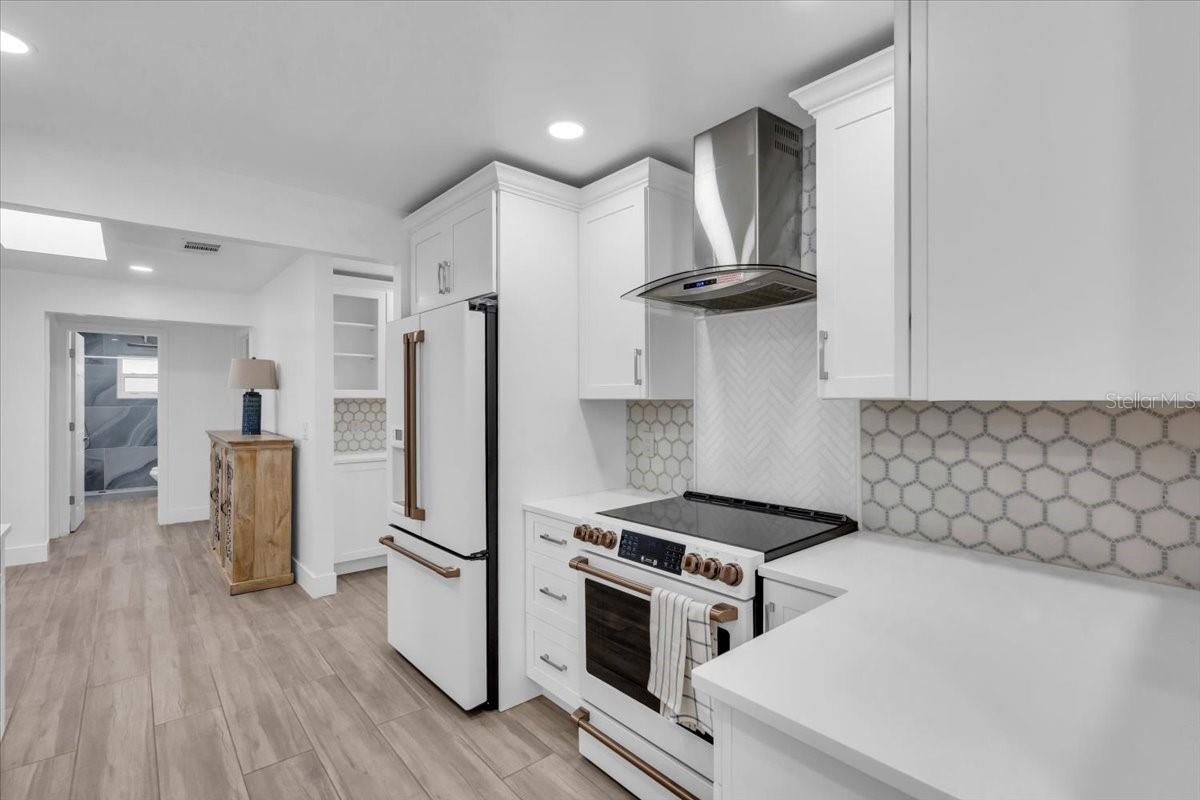 Image 9 of 42 For 8419 Sylvan Woods Drive