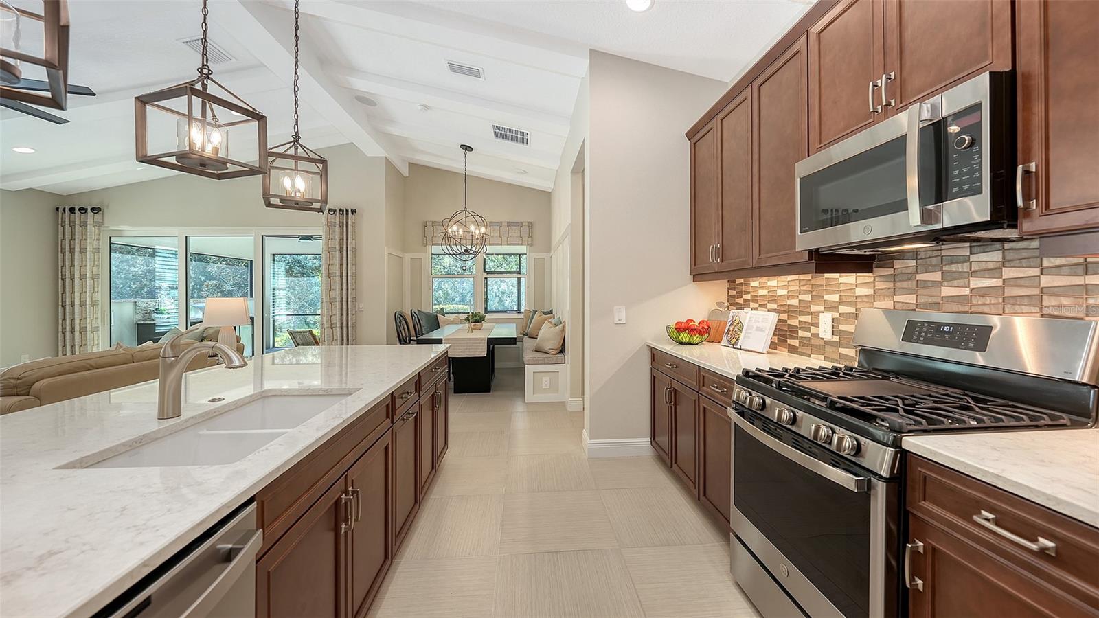 Image 19 of 81 For 8085 Tidal Pointe Way
