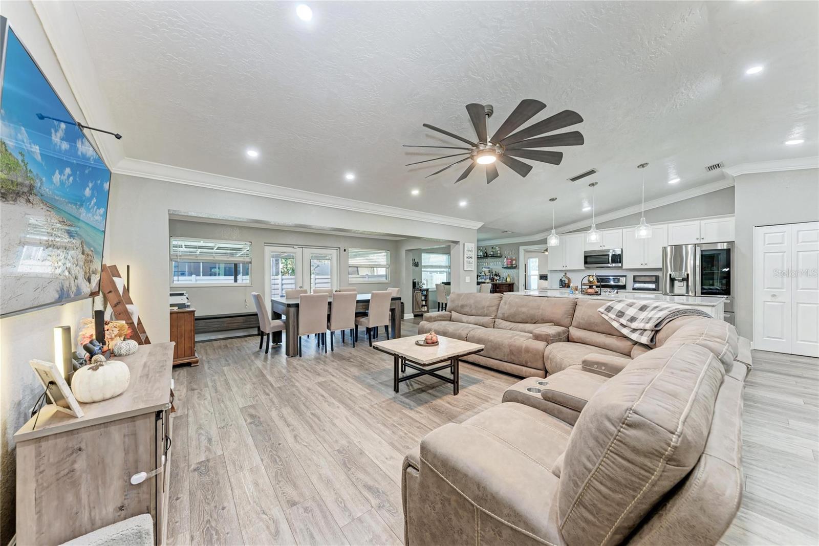 Image 7 of 35 For 4633 Glenbrooke Terrace