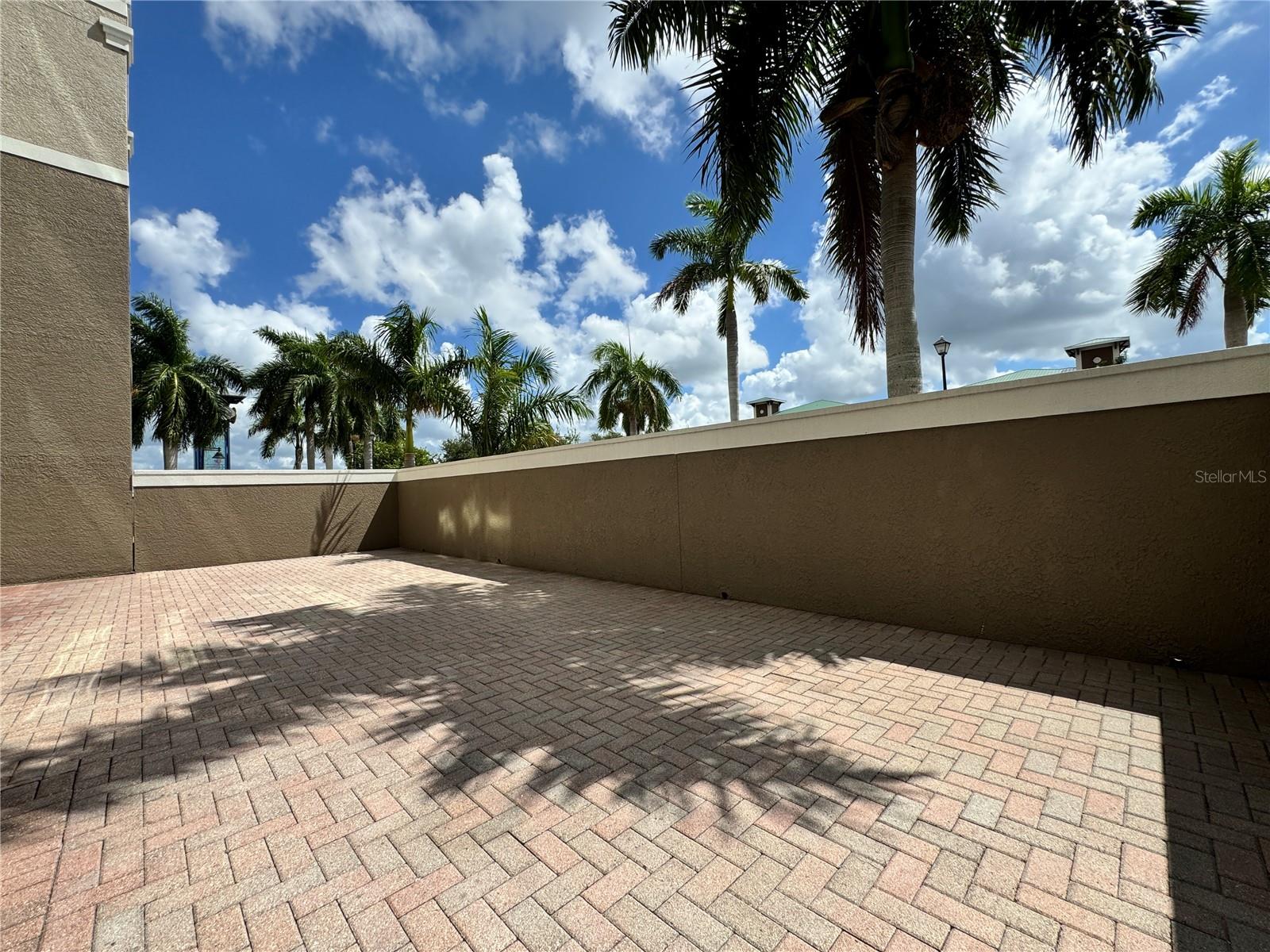 Image 25 of 43 For 808 3rd Avenue W 114