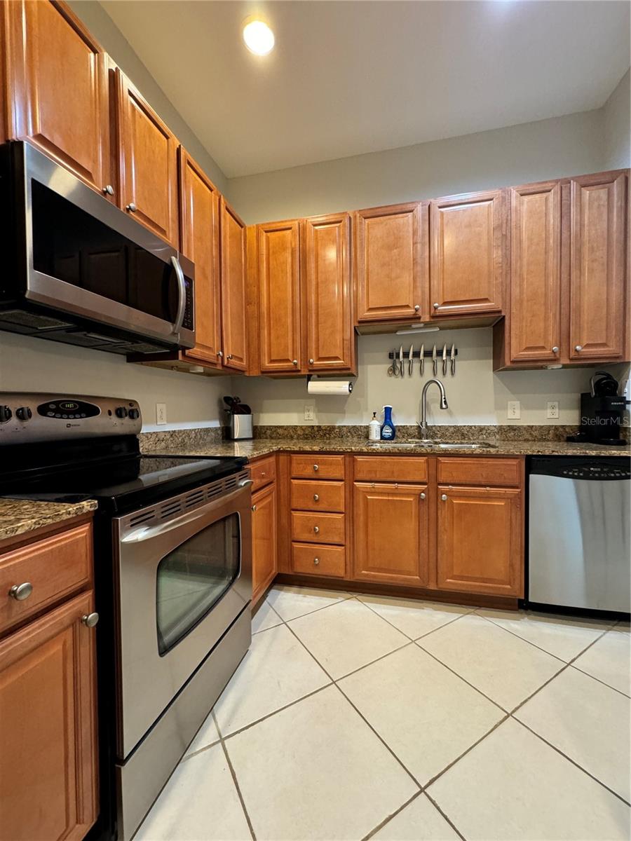 Image 7 of 43 For 808 3rd Avenue W 114