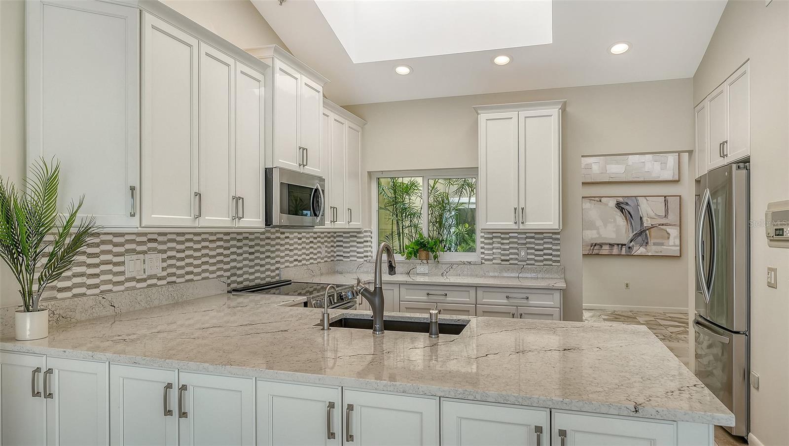 Image 14 of 61 For 2333 Harbour Oaks Drive