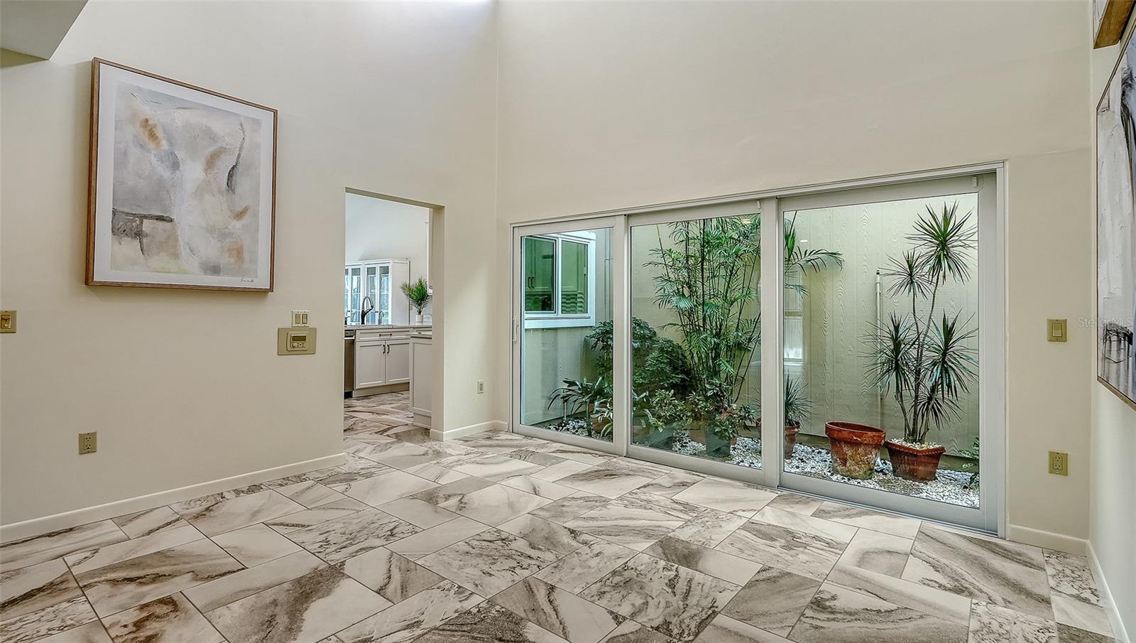 Image 18 of 61 For 2333 Harbour Oaks Drive