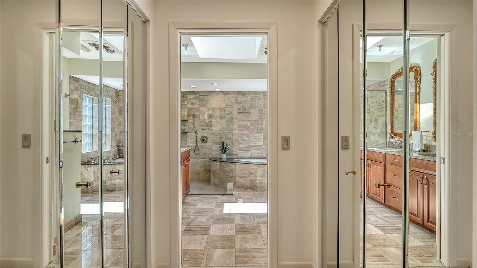 Image 23 of 61 For 2333 Harbour Oaks Drive