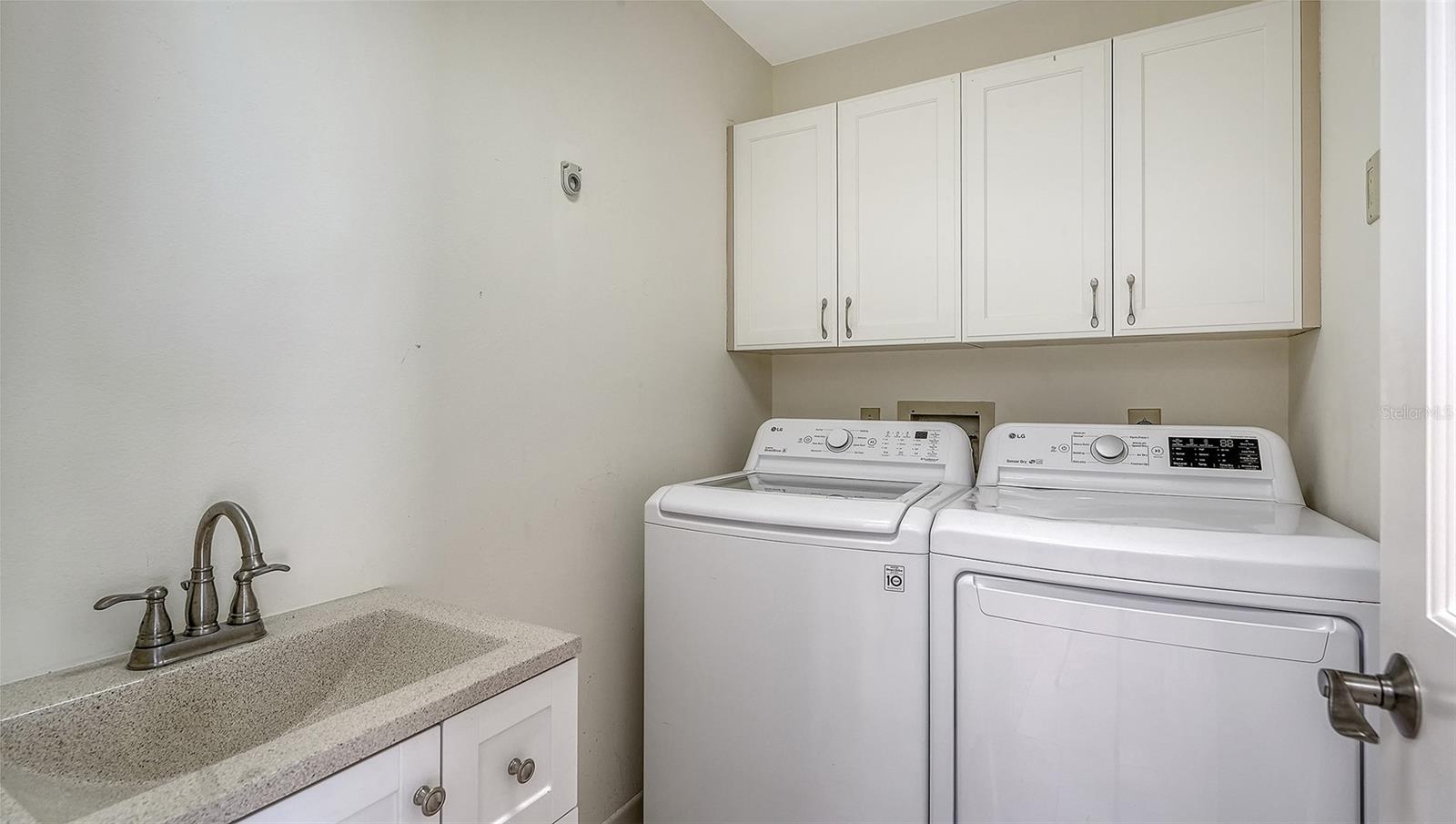 Image 36 of 61 For 2333 Harbour Oaks Drive