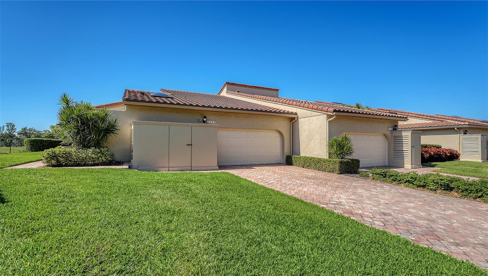 Image 6 of 61 For 2333 Harbour Oaks Drive