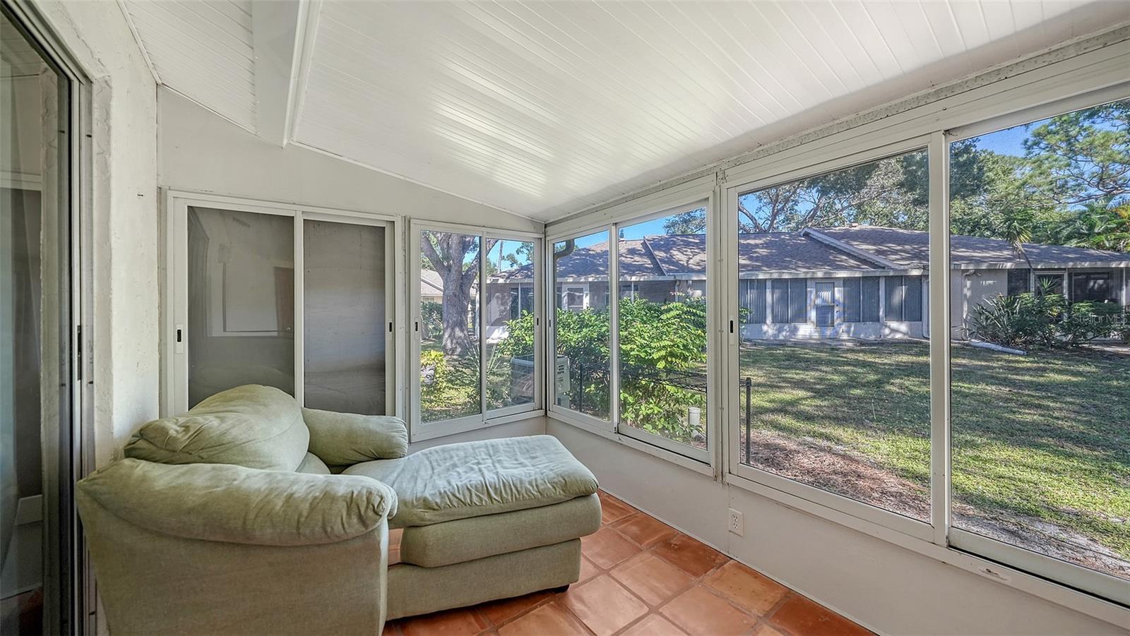 Image 17 of 33 For 734 Jefferson Avenue 734