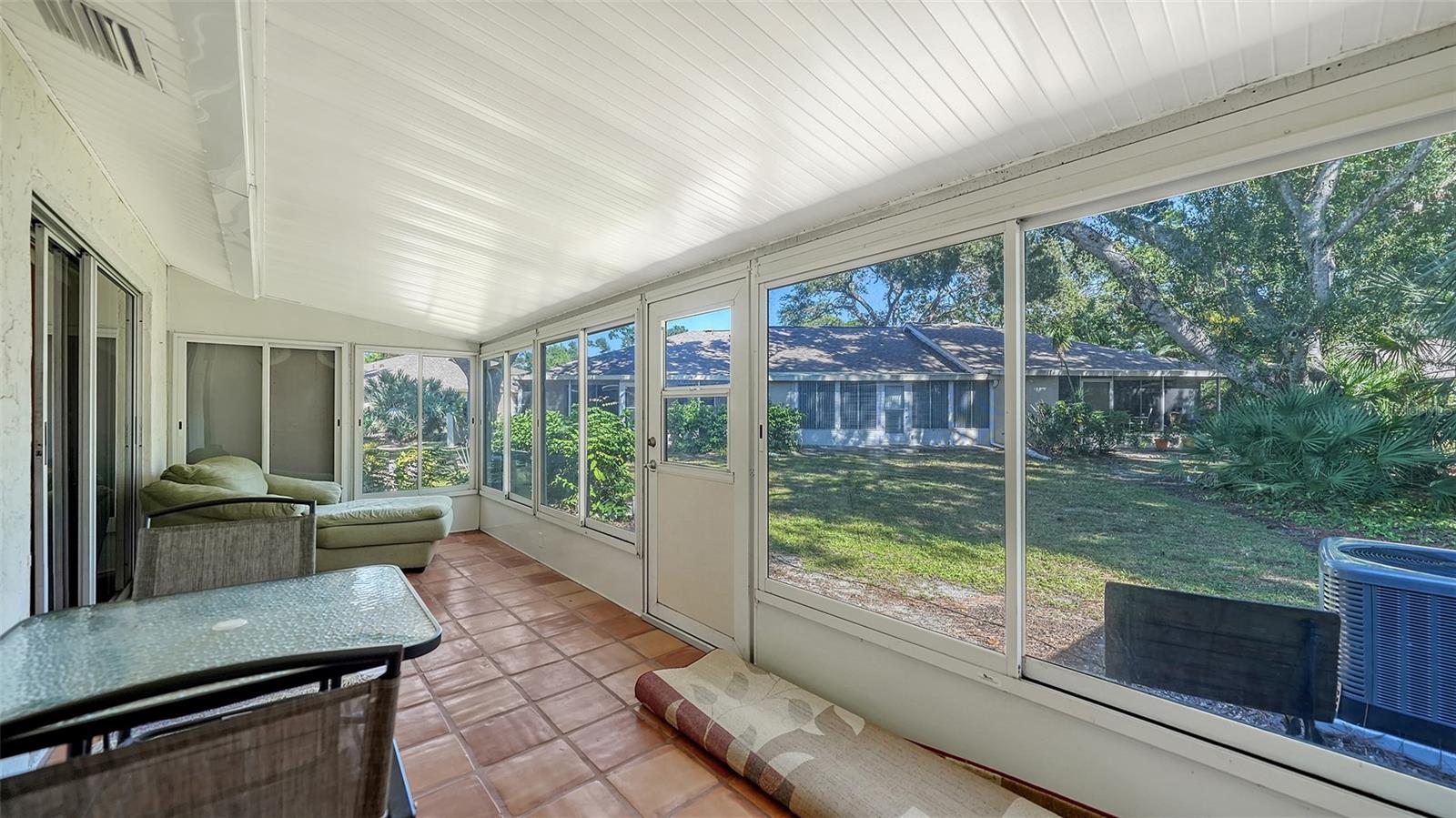 Image 19 of 33 For 734 Jefferson Avenue 734