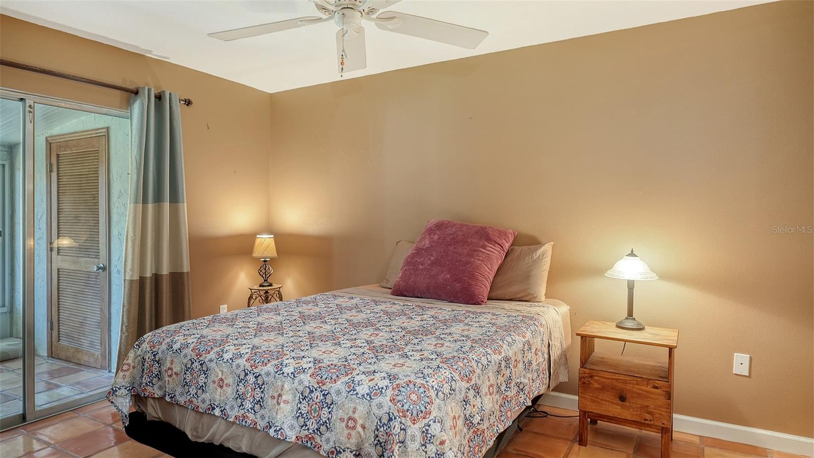 Image 21 of 33 For 734 Jefferson Avenue 734