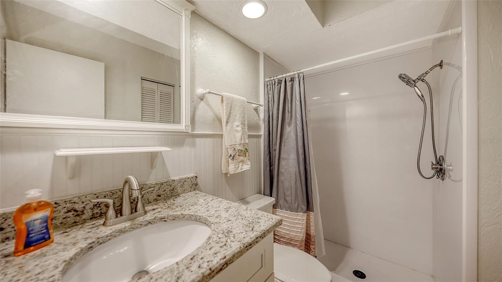 Image 25 of 33 For 734 Jefferson Avenue 734