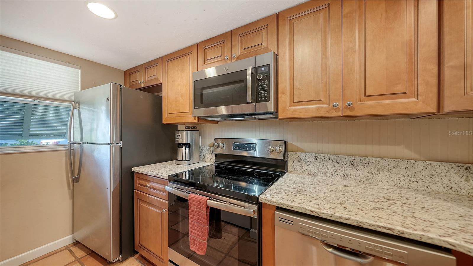 Image 9 of 33 For 734 Jefferson Avenue 734