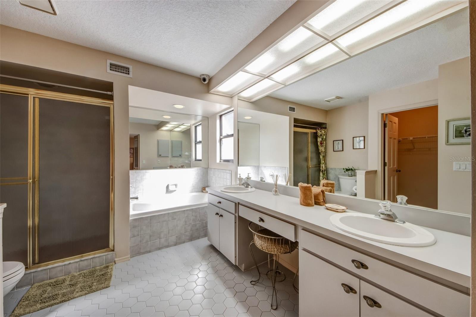 Image 20 of 41 For 3401 Avenida Madera  B