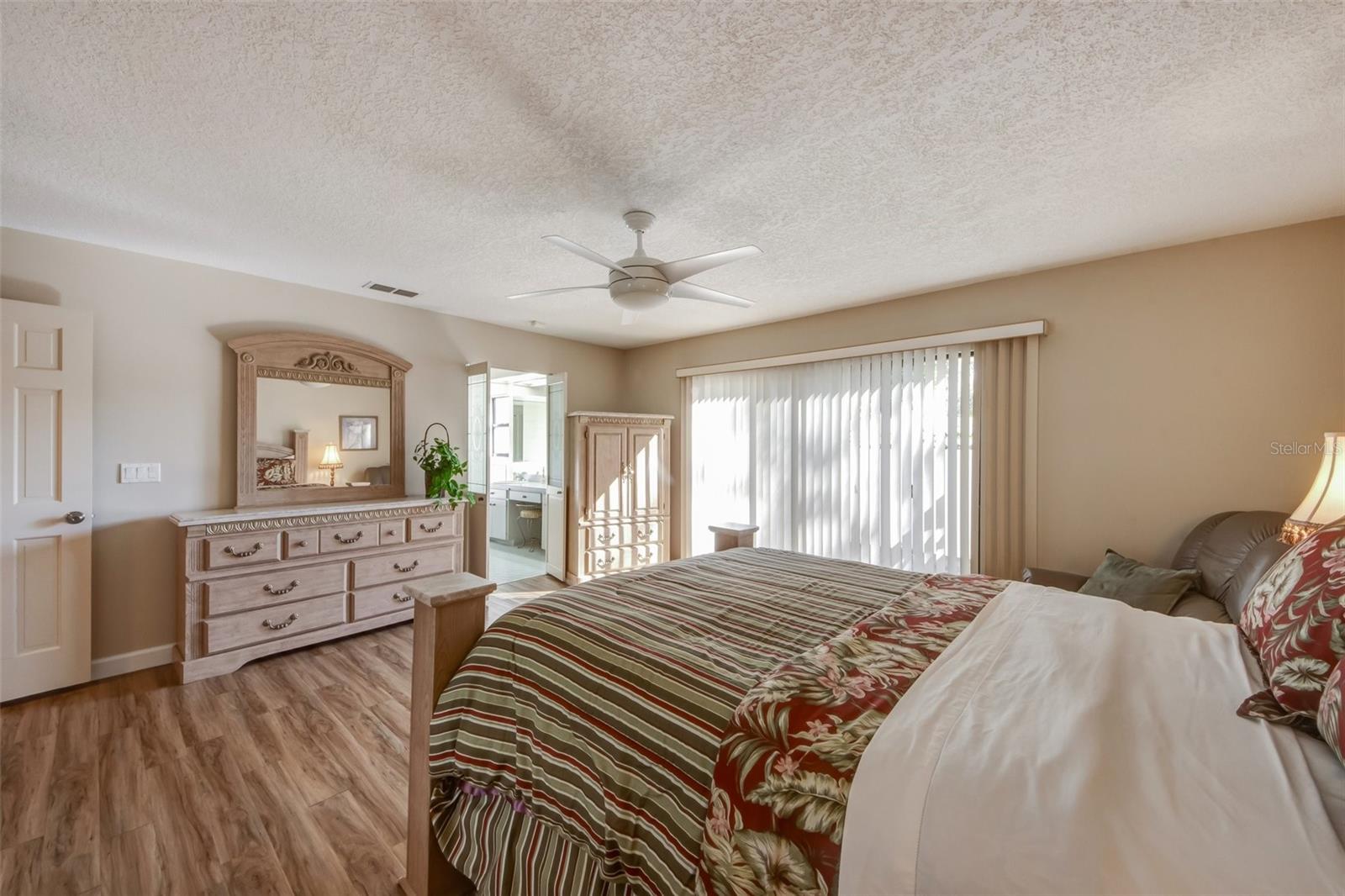 Image 22 of 41 For 3401 Avenida Madera  B