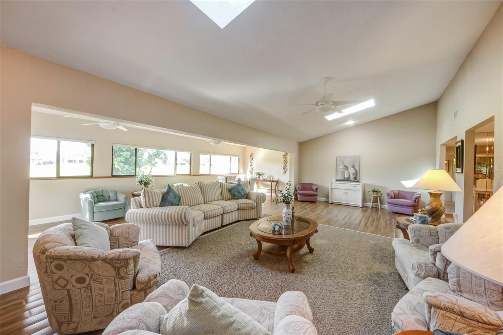 Image 25 of 41 For 3401 Avenida Madera  B