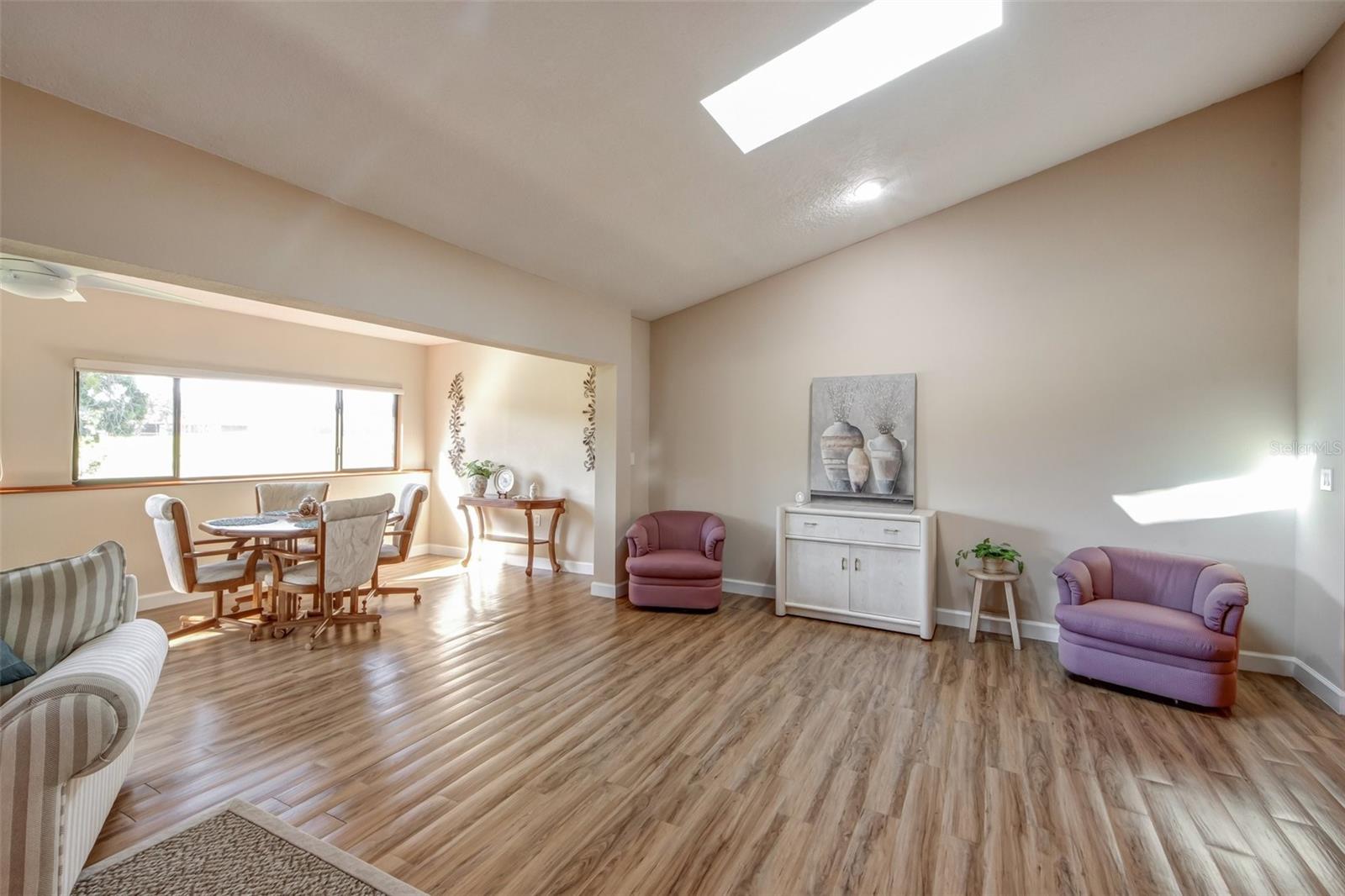 Image 27 of 41 For 3401 Avenida Madera  B