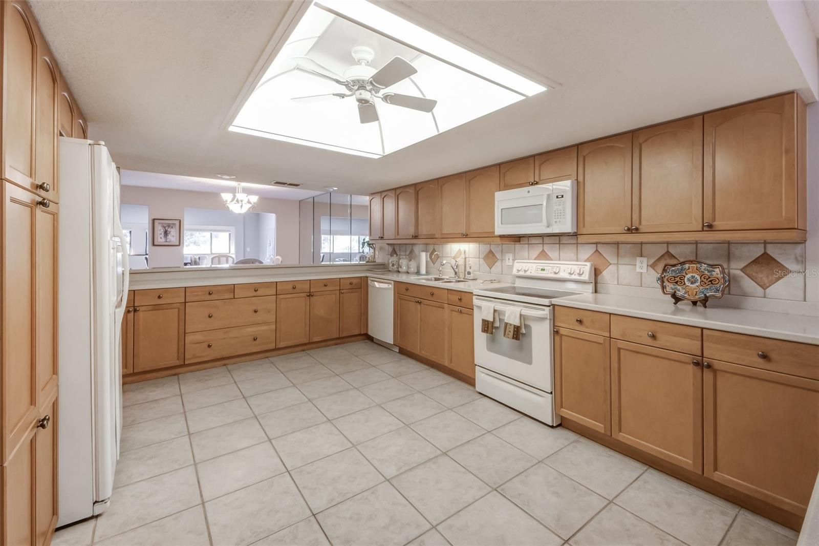 Image 35 of 41 For 3401 Avenida Madera  B