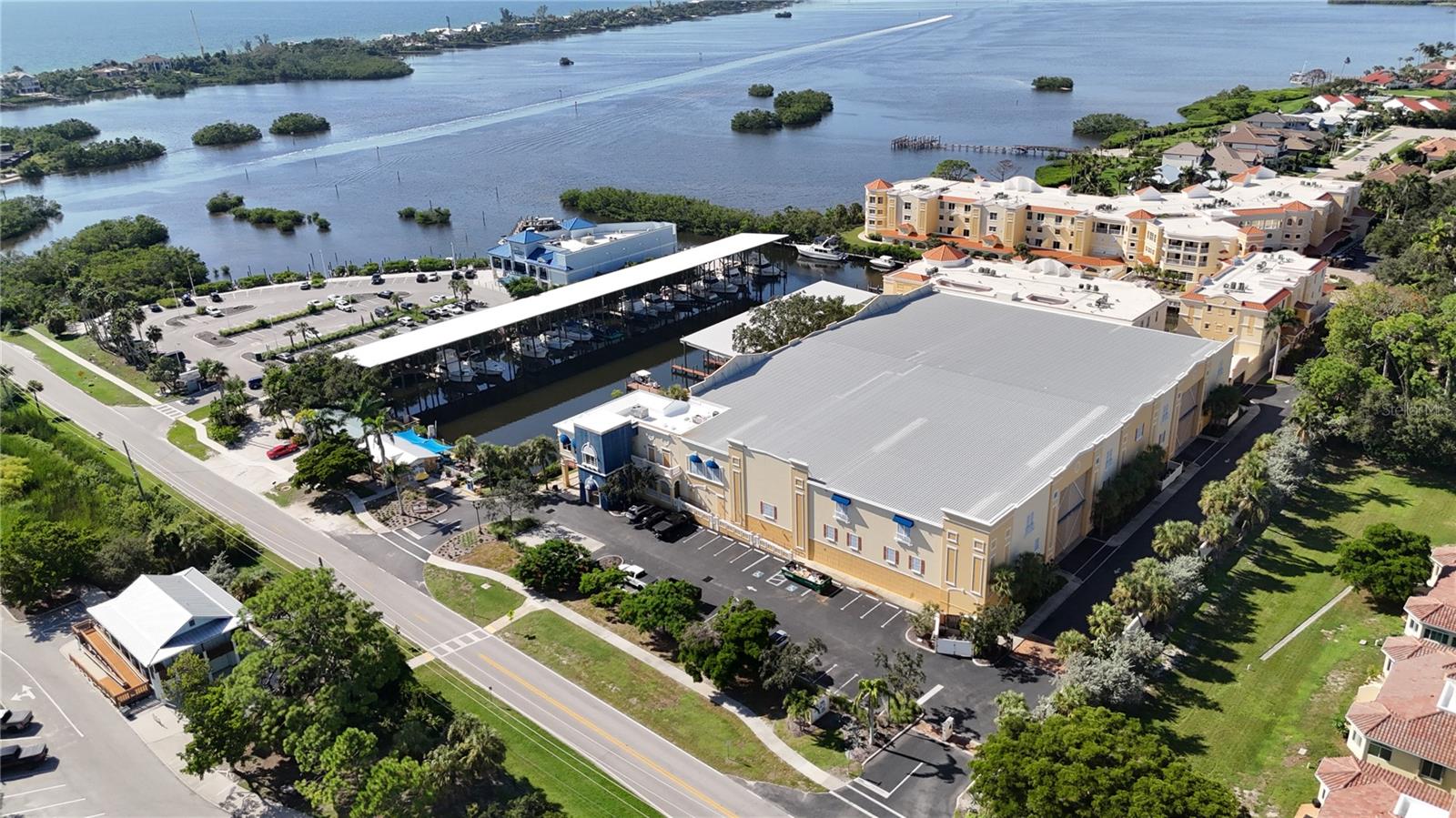 Image 3 of 3 For 570 Blackburn Point Road 35