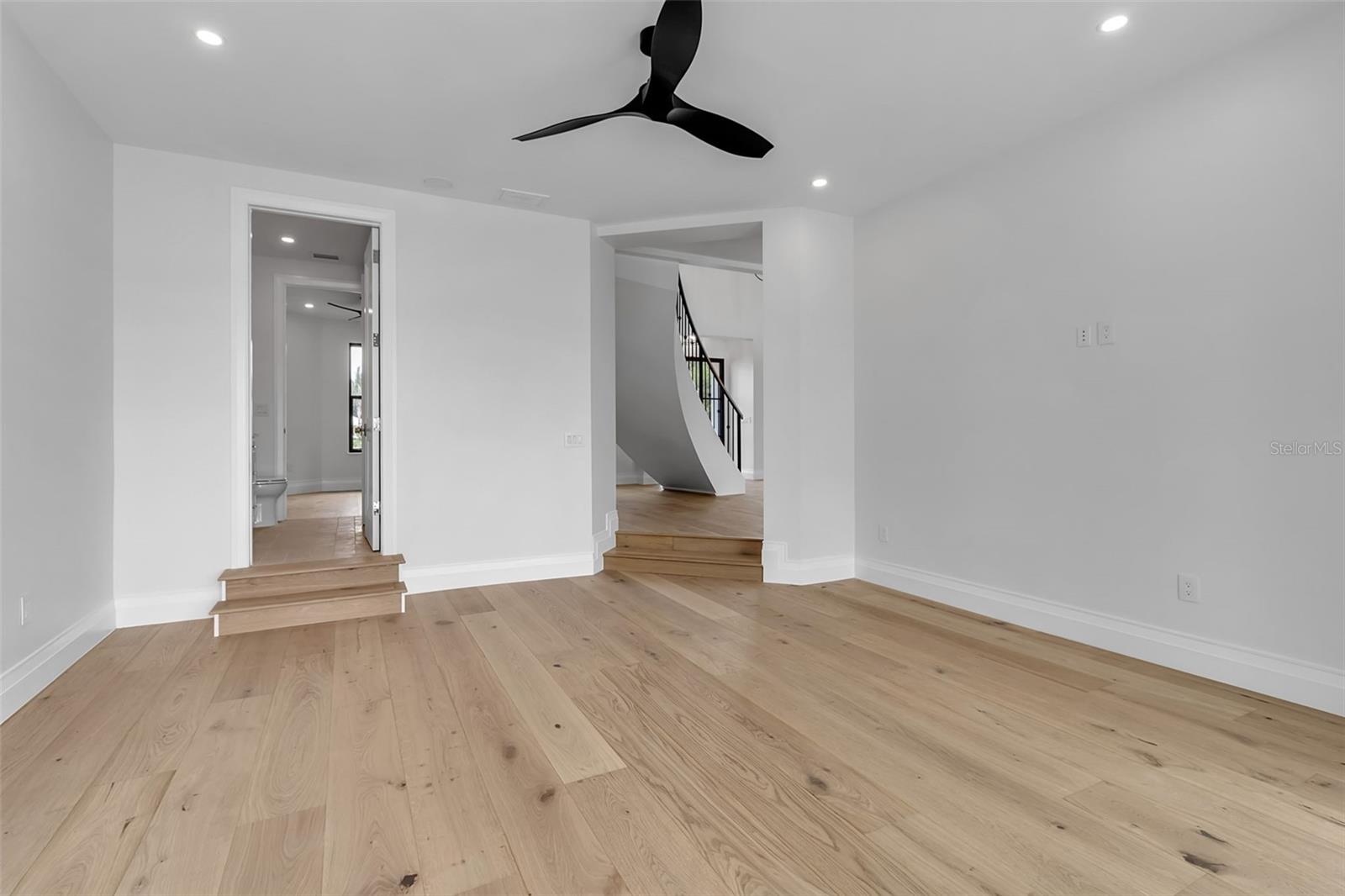 Image 17 of 83 For 2513 Bayshore Road