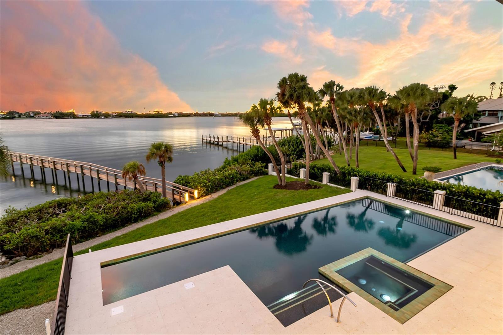 Image 36 of 83 For 2513 Bayshore Road