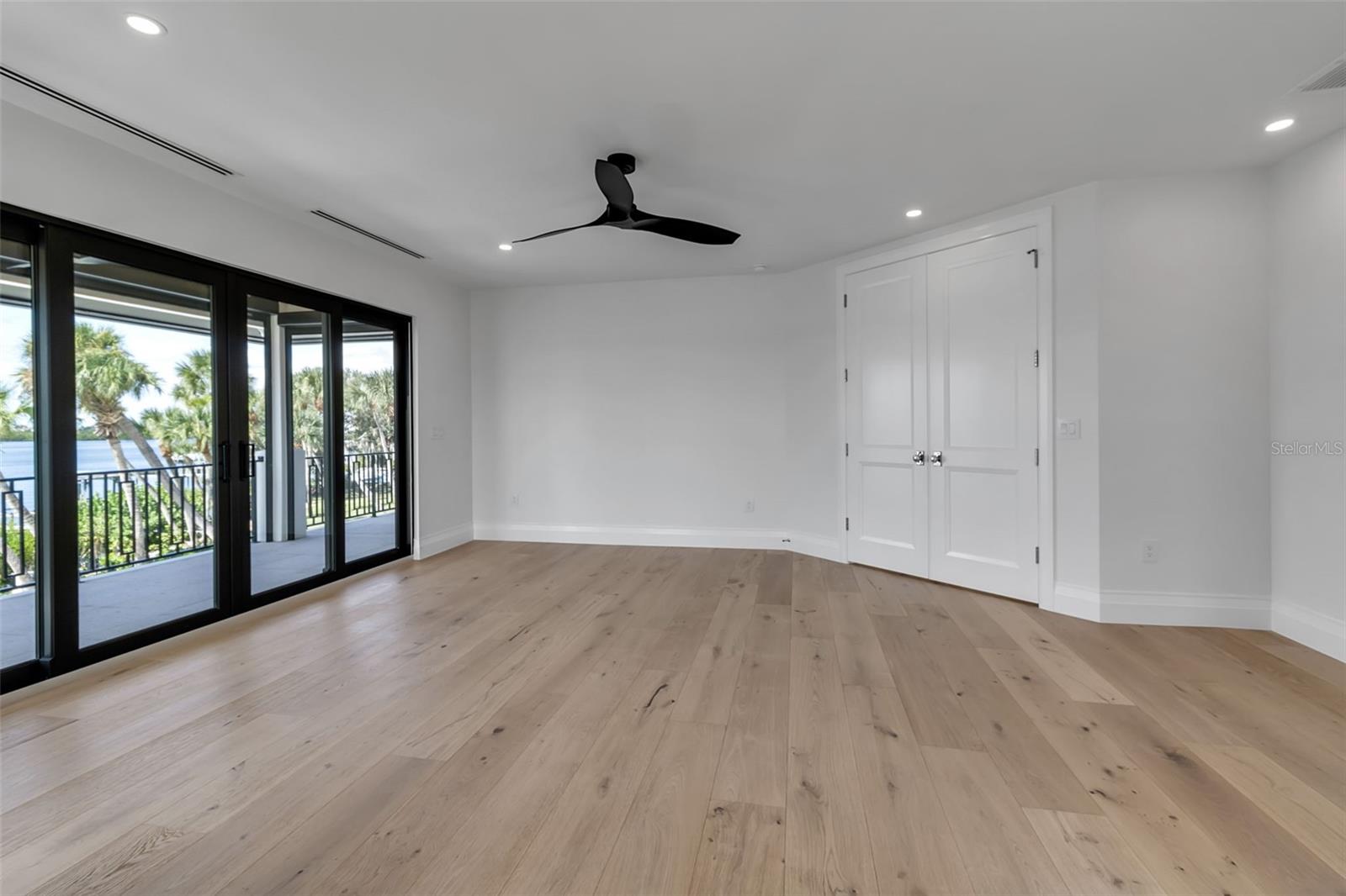 Image 48 of 83 For 2513 Bayshore Road