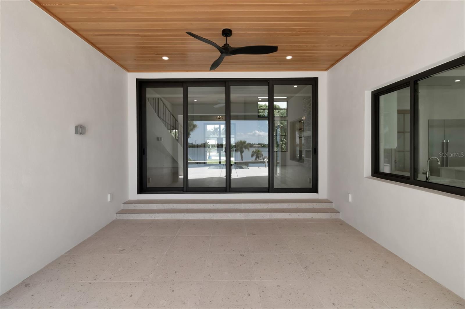 Image 57 of 83 For 2513 Bayshore Road