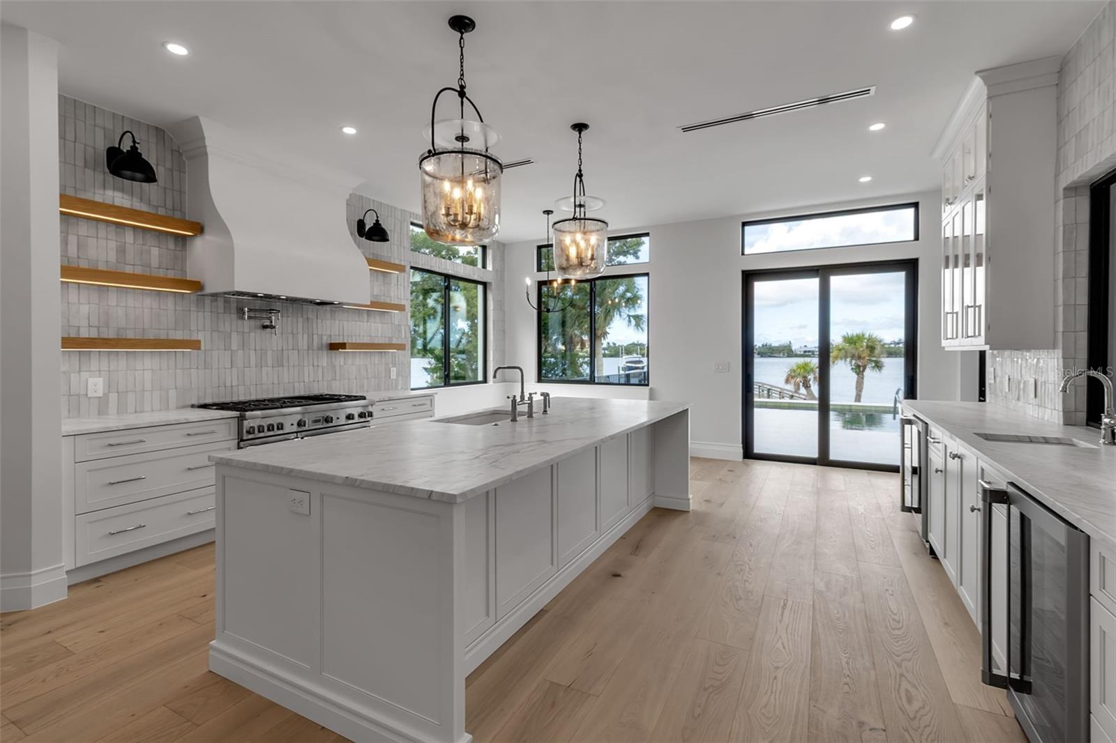 Image 6 of 83 For 2513 Bayshore Road
