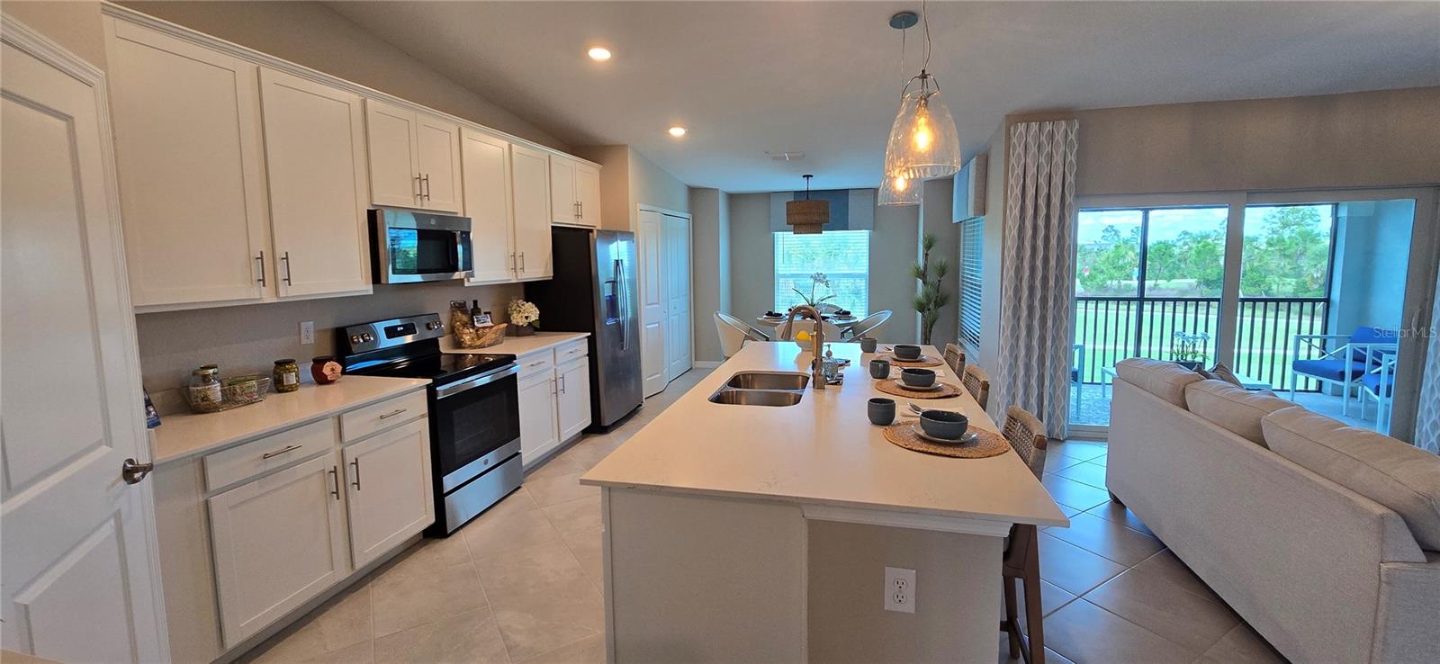 Image 18 of 33 For 12390 Wellen Golf Street 206