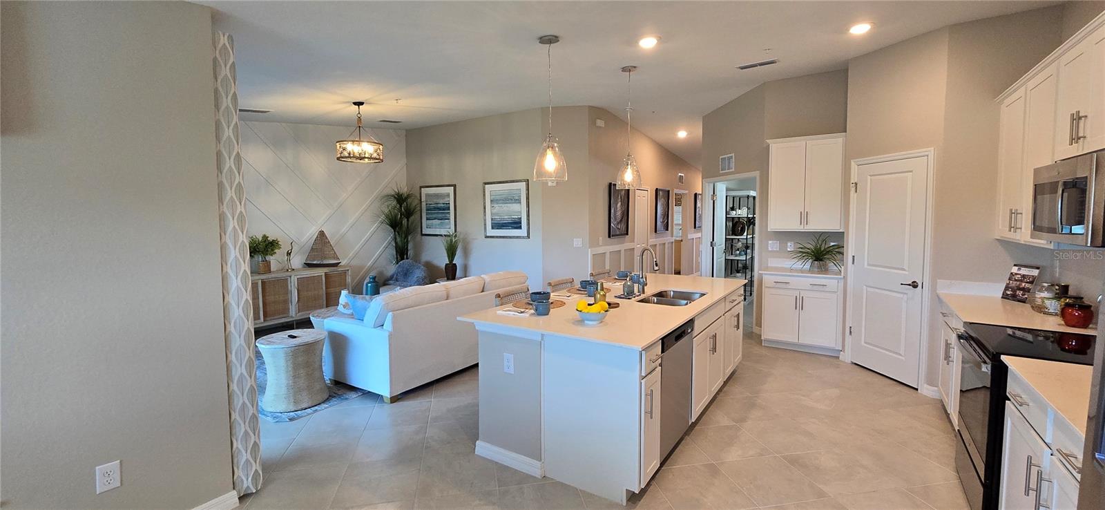 Image 21 of 33 For 12390 Wellen Golf Street 206