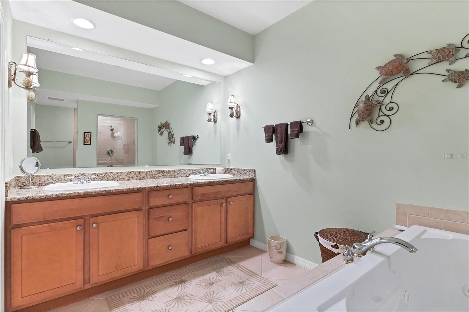 Image 17 of 44 For 9203 Griggs Road D203