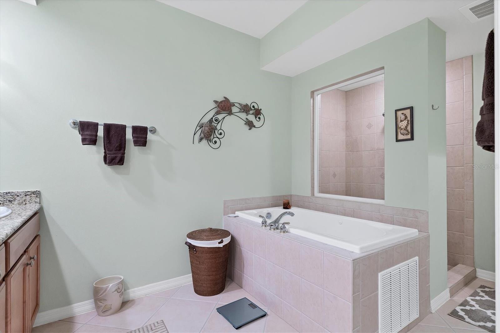 Image 18 of 44 For 9203 Griggs Road D203