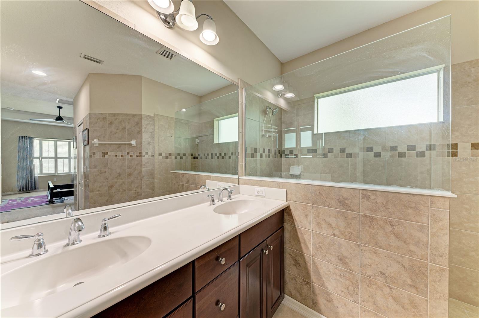 Image 21 of 29 For 6516 Palm Leaf Court