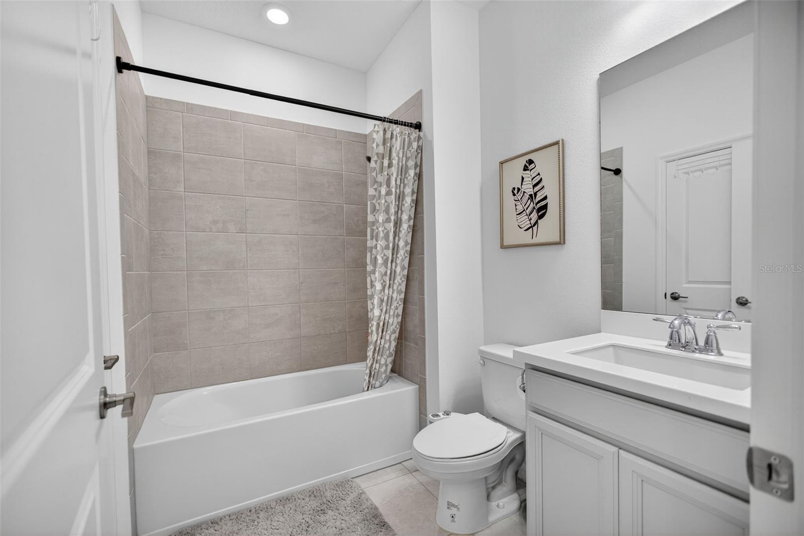 Image 26 of 47 For 16426 Paynes Mill Drive